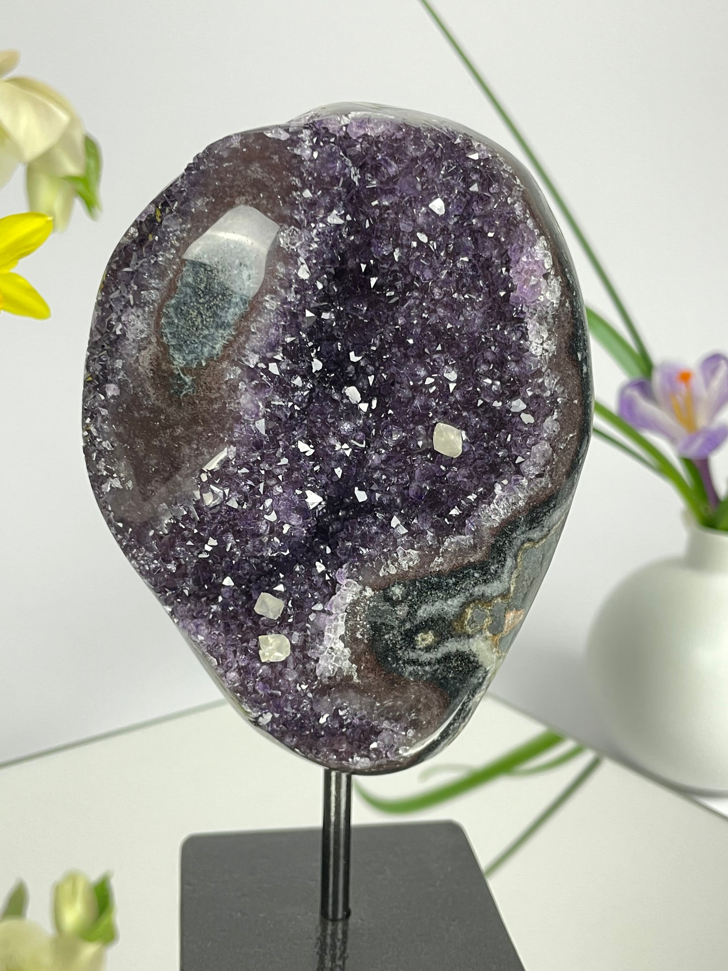 Amethyst Geode Stand with Calcite from Uruguay