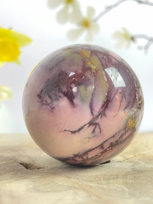 Mookatite Sphere with its Inner World